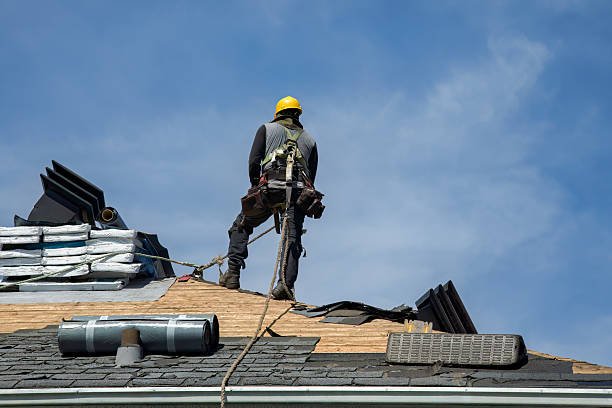 Professional Gutter Installation technician working in Kaukauna, WI